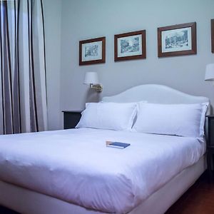 Camera standard con letto king size